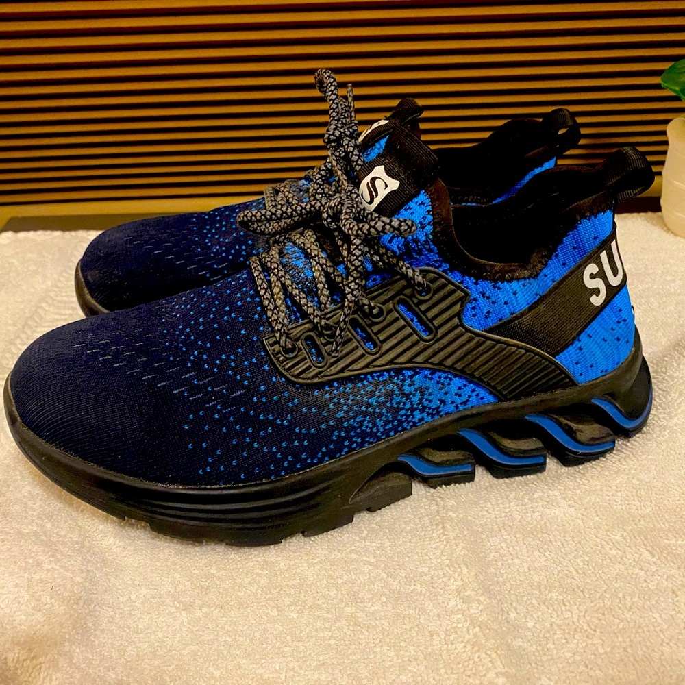 Composite safety toe sneakers